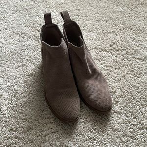 Dolce Vita short booties - used